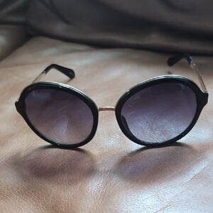 Kate Spade Stylish Black And Gold Armed Sunglasses